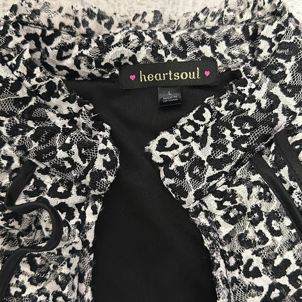 Y2K Heart Soul Black Grey White Cheetah Leopard Print Ruffle Top - Picture 6 of 9